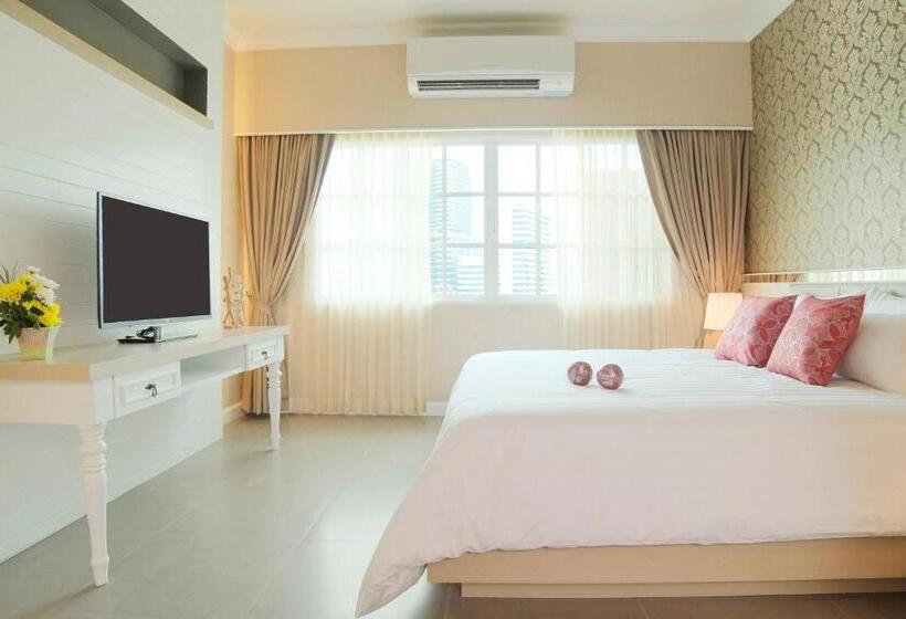 デラックスルーム, The Raya Surawong Bangkok