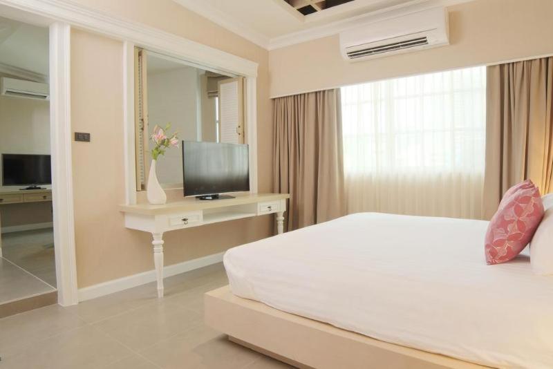 Номер Стандарт, The Raya Surawong Bangkok