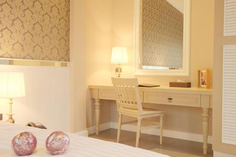 スタンダードルーム, The Raya Surawong Bangkok