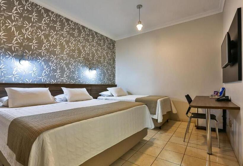 标准三人间, Ucayali