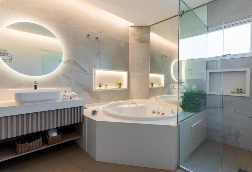 高级套房, Ucayali