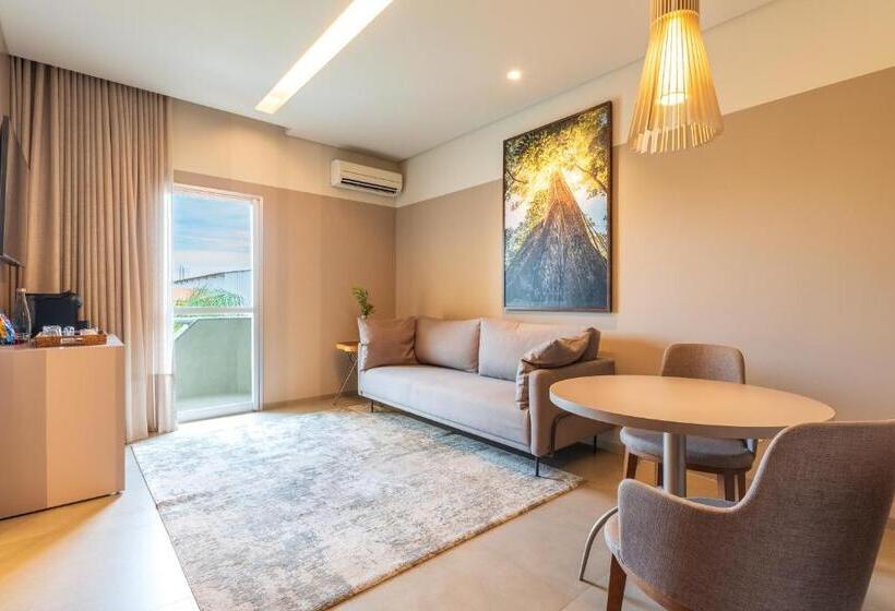 高级套房, Ucayali