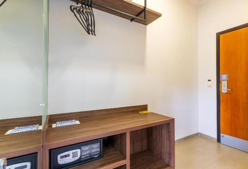 行政三人间, Ucayali