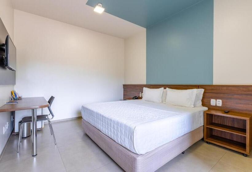 带大床的标准间, Ucayali