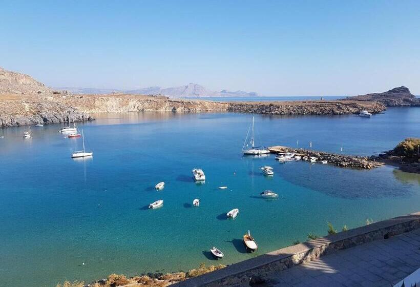 标准房带园景, Villa Koki Studios