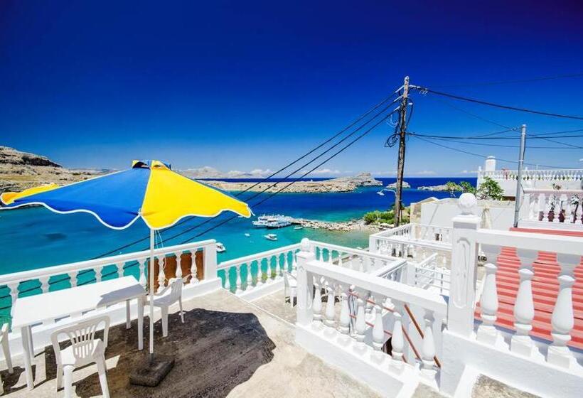 带花园景观的标准三人间, Villa Koki Studios