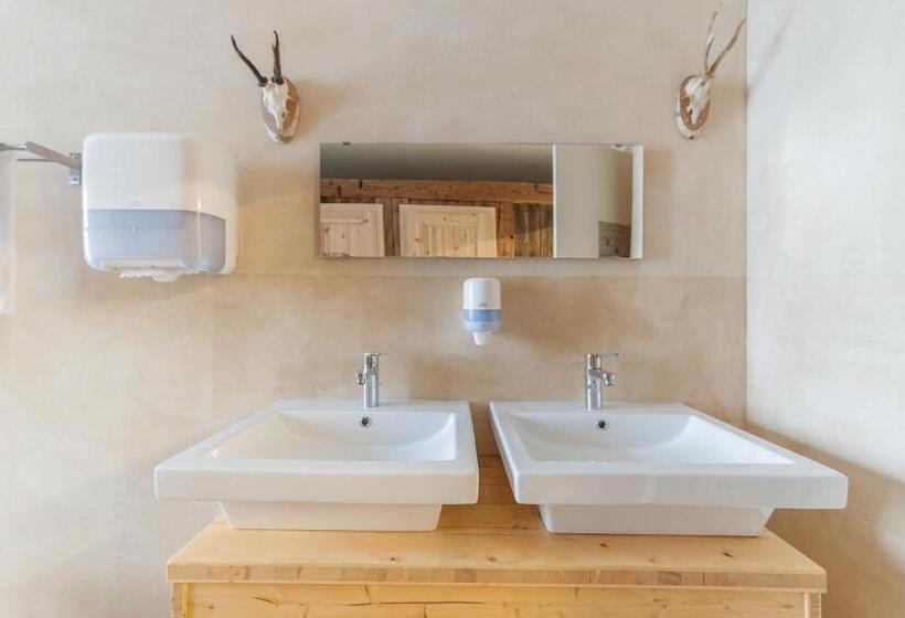 共用房间的床, Wetterhorn