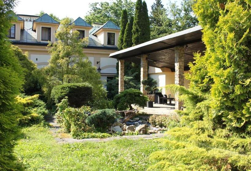 غرفة قياسية ثلاثية, Zamek W Krasiczynie