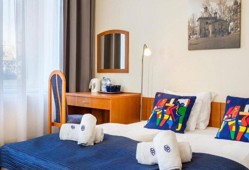 Standard Neljän Hengen Huone, Kosmopolita Rooms