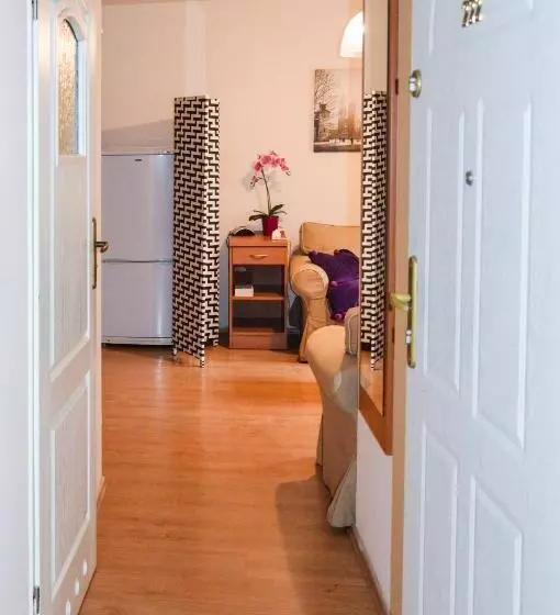 Standard-studio, Kosmopolita Rooms