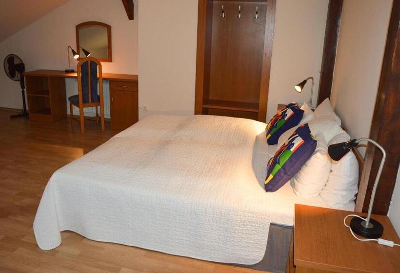 Standard-studio, Kosmopolita Rooms