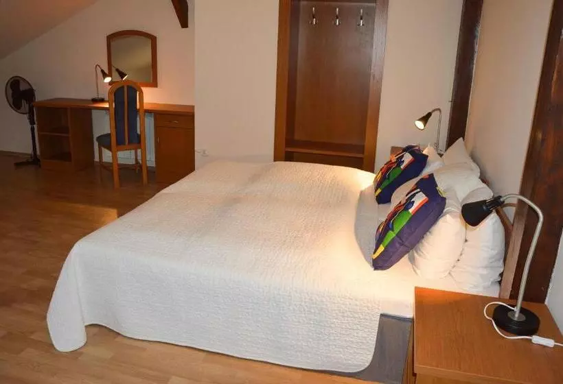 Standard-studio, Kosmopolita Rooms
