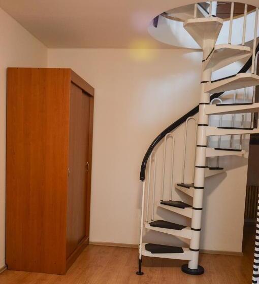 Standard-studio, Kosmopolita Rooms