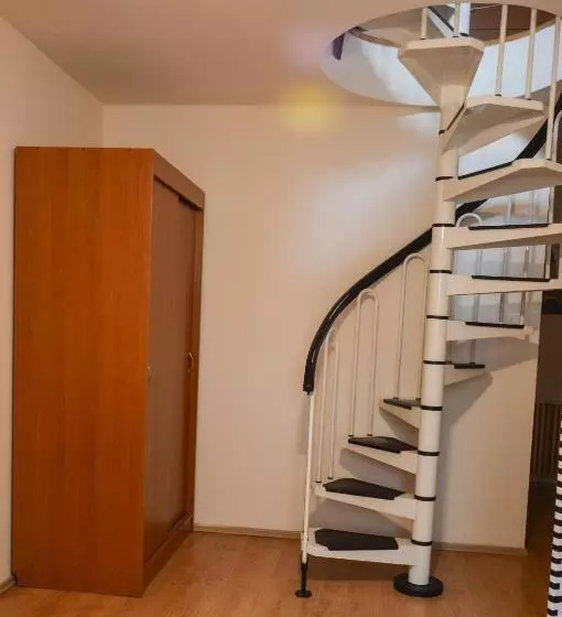 Standard-studio, Kosmopolita Rooms