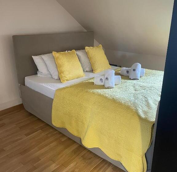 Standard-studio, Kosmopolita Rooms