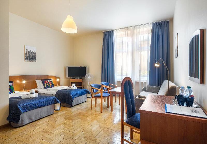 Номер Стандарт Трехместный, Kosmopolita Rooms