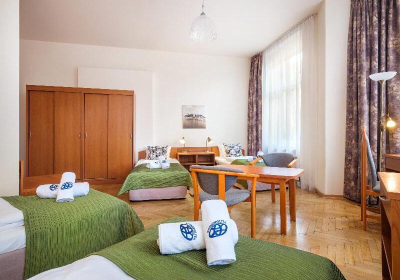 Standard Neljän Hengen Huone, Kosmopolita Rooms