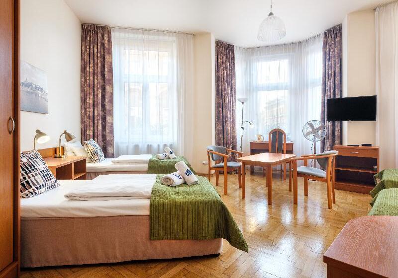 Standard Neljän Hengen Huone, Kosmopolita Rooms