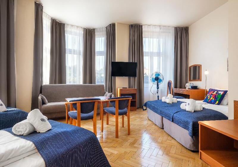 Standard Neljän Hengen Huone, Kosmopolita Rooms