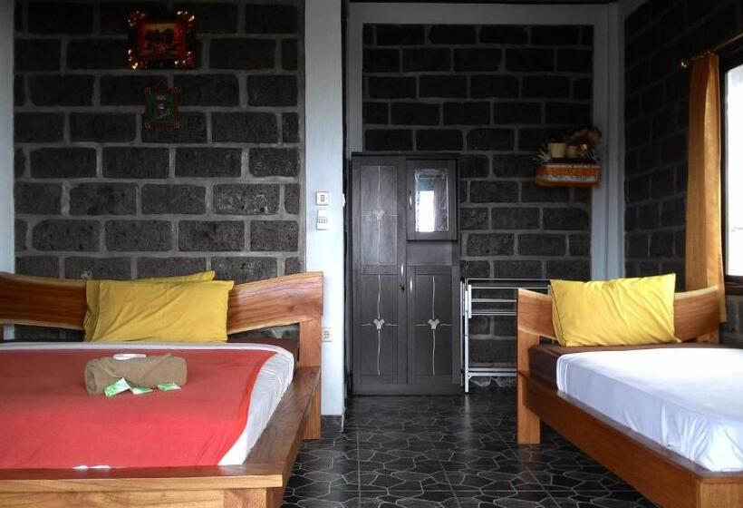 חדר סופריור לשלושה עם נוף לים, Gubug Balian Beach Bungalow