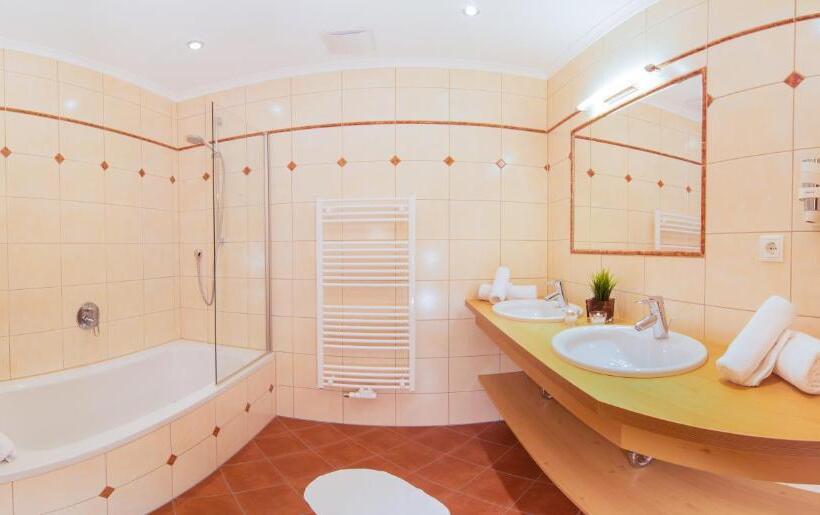 발코니가 있는 2 베드룸 아파트, Pension Am Rain