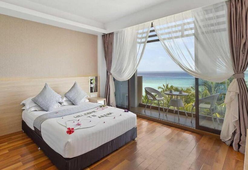 اتاق لوکس با بالکن و چشمانداز دریا, Arena Beach