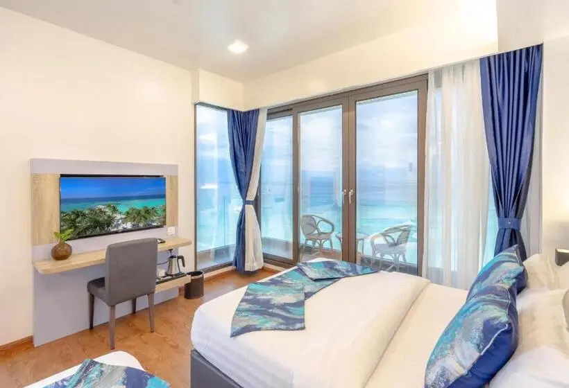 اتاق لوکس با بالکن و چشم‌انداز دریا, Arena Beach