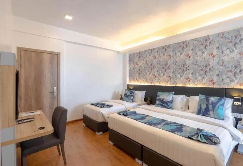اتاق لوکس با بالکن و چشم‌انداز دریا, Arena Beach