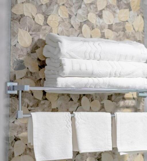 اتاق لوکس با بالکن و چشمانداز دریا, Arena Beach