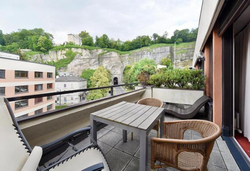 سوییت جونیور با بالکن, Neutor Express