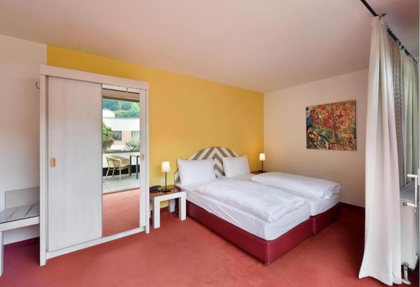 Comfort room with balcony, Neutor Express