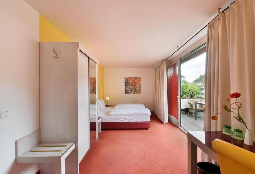 Comfort room with balcony, Neutor Express