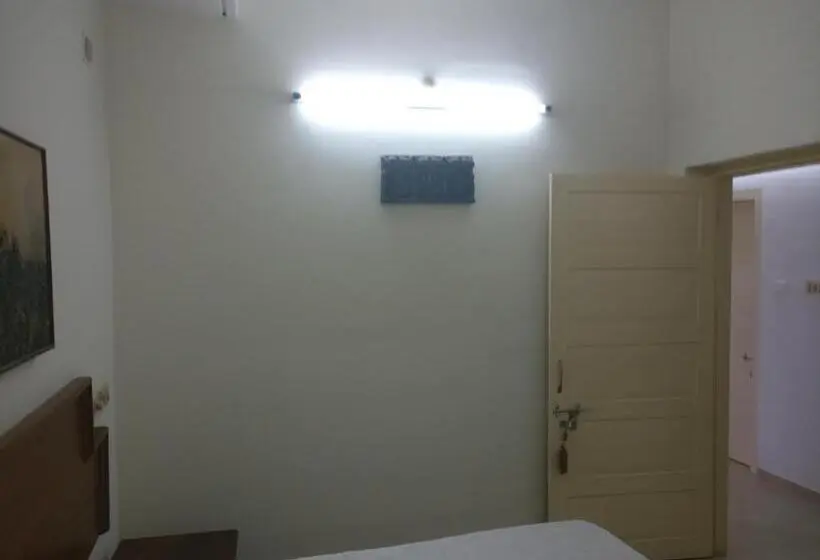 Basic-huone, Safire Residency