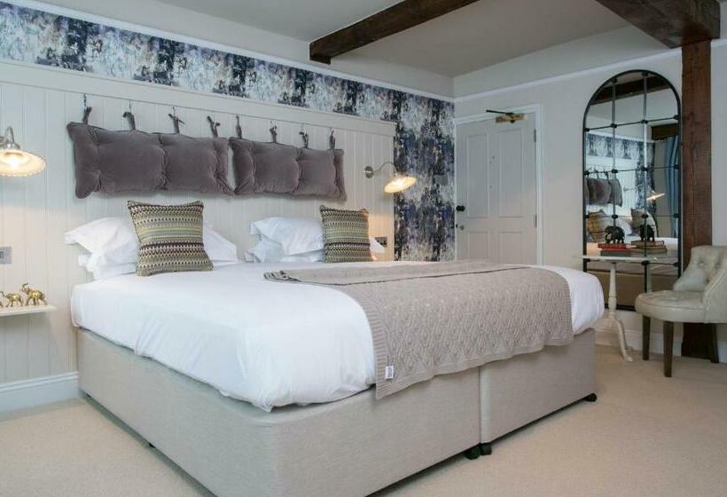 Family Suite, The Elephant At The Market