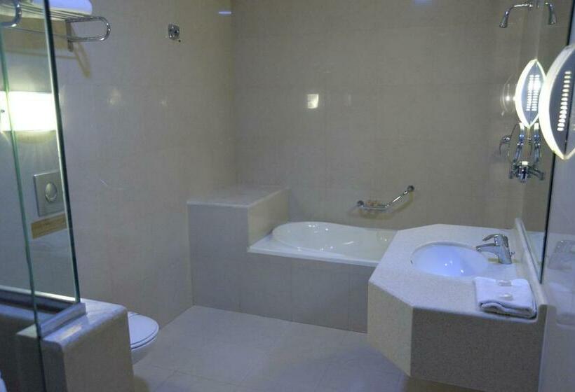 سوئیت 2 خوابه, The Palace Suites