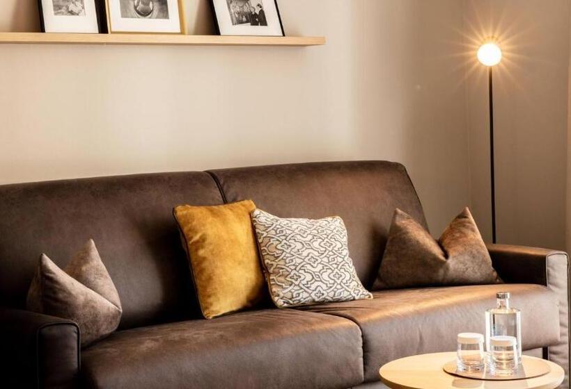 Люкс Престиж, City Hotel Merano