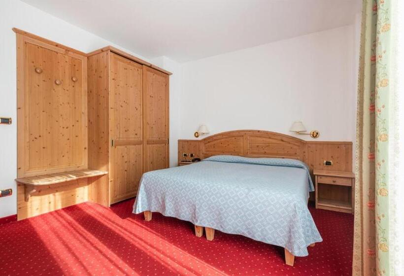 חדר קלאסי, Lucia