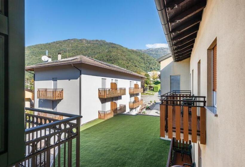 חדר סטנדרט יחיד, Lucia