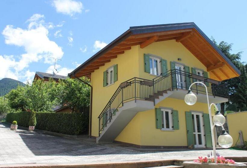 בקתת חדר, Lucia