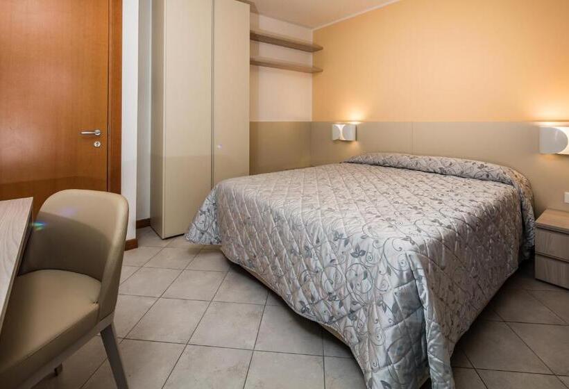 ファミリールーム, Meublè Zenith