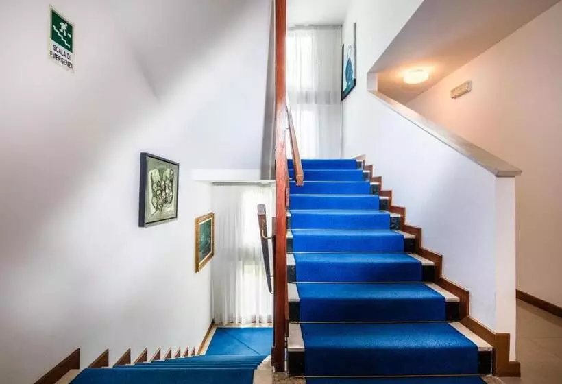 Standard Kolmen Hengen Huone, Meublè Zenith