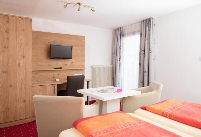 Номер Стандарт Вид на Сад, Pension Irlingerhof