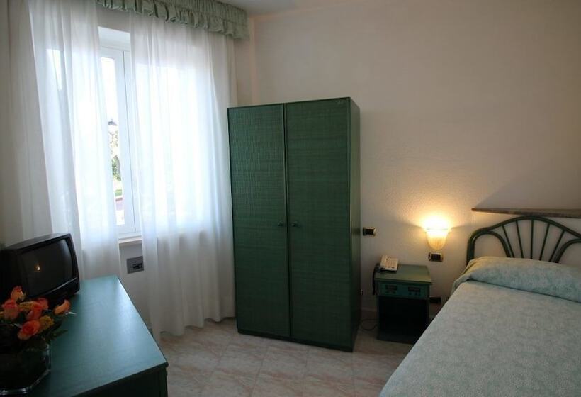 غرفة قياسية فردية, Terme Park Imperial