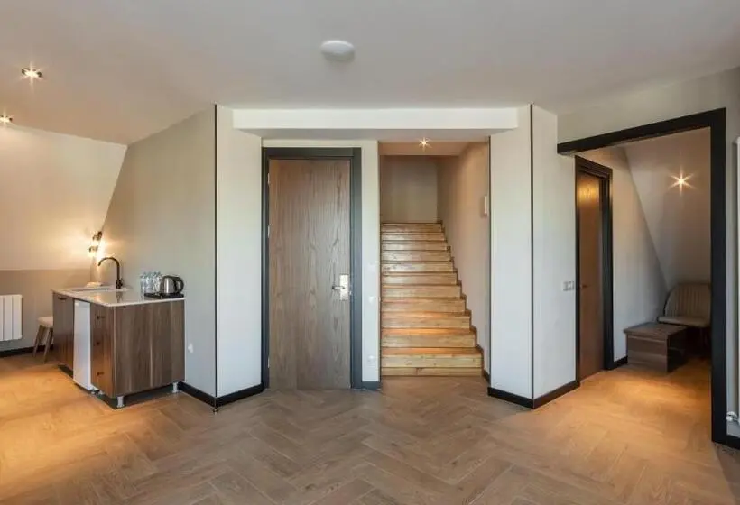 سوئیت پرزیدنت, Komorebi Bakuriani Resort