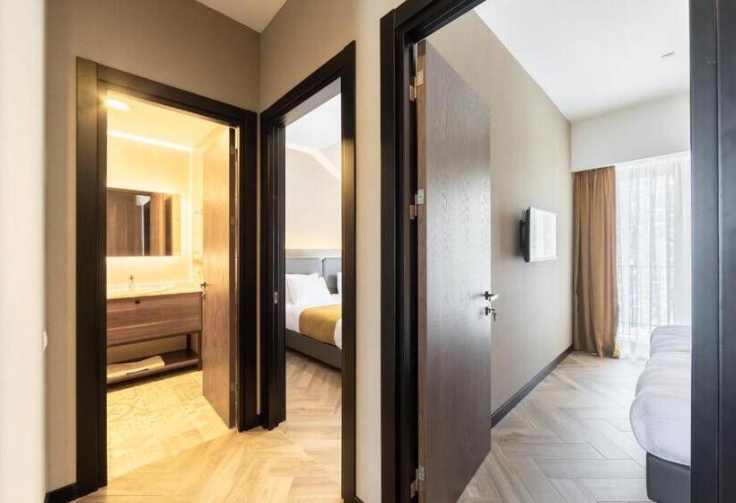 اتاق خانوادگی, Komorebi Bakuriani Resort