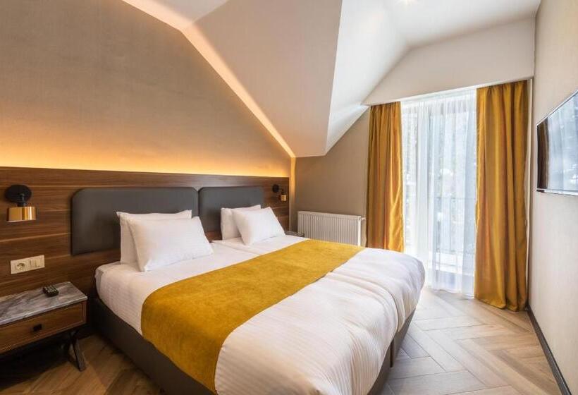 اتاق خانوادگی, Komorebi Bakuriani Resort