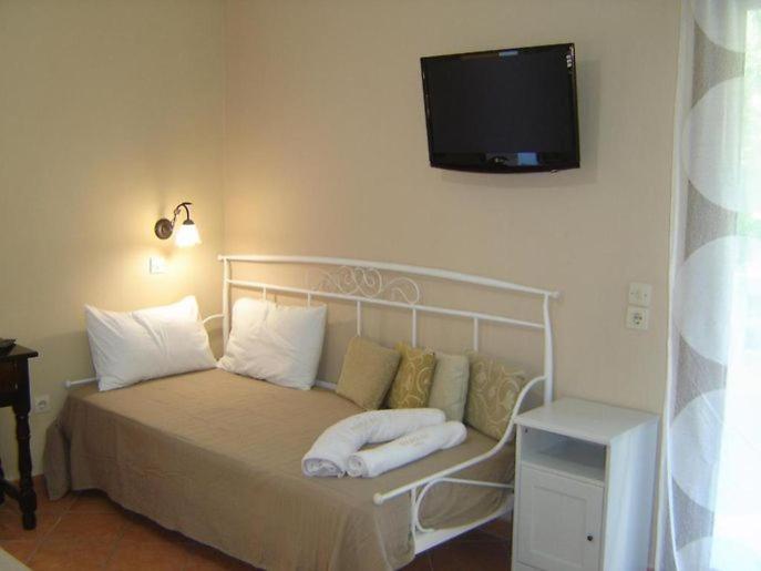 חדר סטודיו סטנדרד, Golden Sun