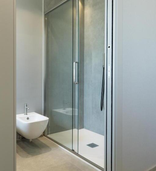 オーシャンビューのスーペリアトリプルルーム, Commodore