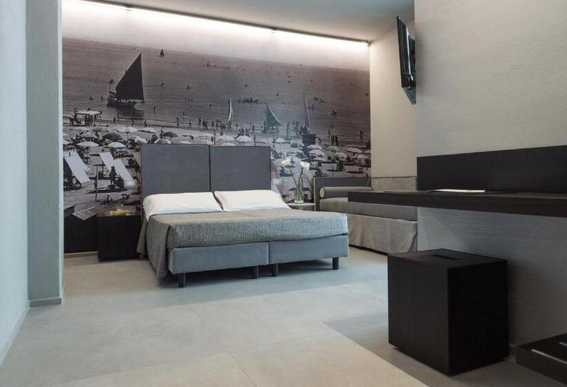 オーシャンビューのデラックストリプルルーム, Commodore