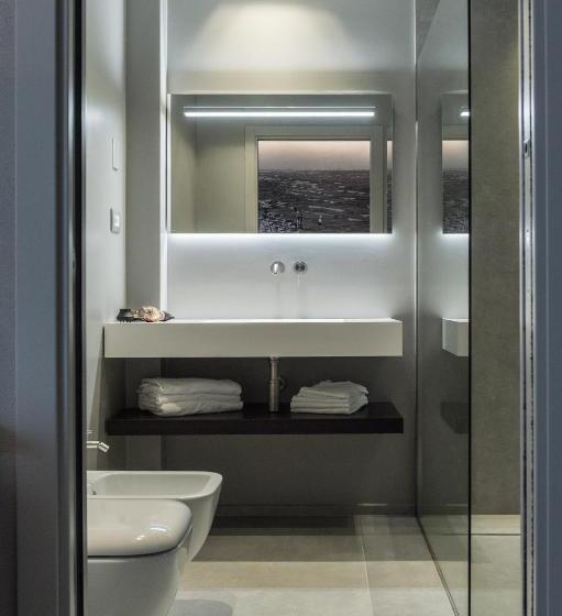 オーシャンビューのデラックストリプルルーム, Commodore